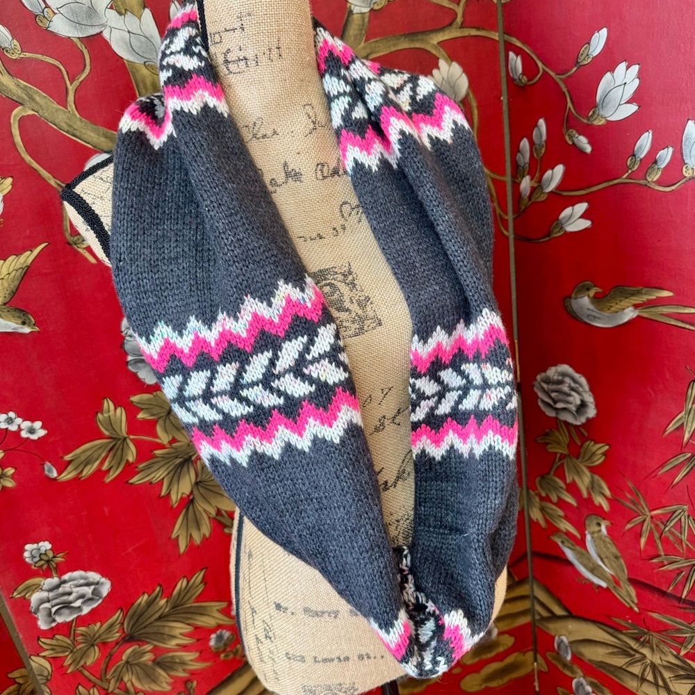 Women’s “American Eagle Outfitters” Winter Scarf | #S18